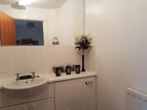 Edinburgh City Deluxe Apartment - Image 3