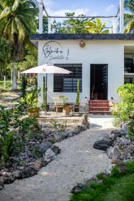 LAKEFRONT BUNGALOW WITH A/C, KITCHEN & BATHROOM, FOR UP TO 5PAX.  - Image 5