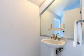 Spacious house with private gas grill, shared pool, close to golf - Image 3