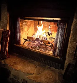 A Cozy Creekside Cabin Hideaway for Two — Fireplace, Hot Tub & Quiet Woods - Image 3