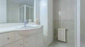 ** Wonderful apartment with communal pool located just 100 meters from the charming beach - Image 3