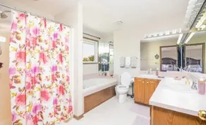 Home w/Hot Tub -Spacious, Quiet Neighborhood Near Des Moines, IA. - Image 4