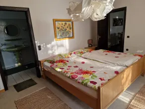 Apartment with high quality furnishings and in a central location - Image 4