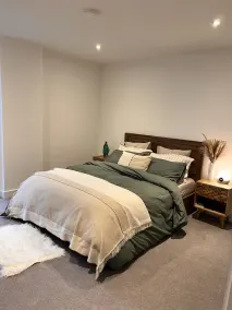 Stylish 1BR Apartment Next To Hampstead Heath - Image 5