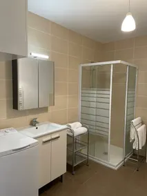 T2 apartment of 40m2 feet in the water + swimming pool - Image 2
