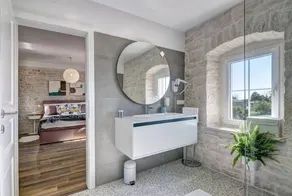 Quietly situated villa with pool for 9 persons - Image 3