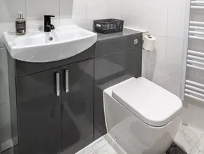 Luxury one bedroom guesthouse M6, Junction 10 Walsall - Image 2