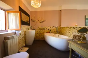 Near UZES- CHARM- Village center- heated pool- Cozy-Very well equipped - Image 3