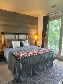 Wild Smith River Front Home - Image 5