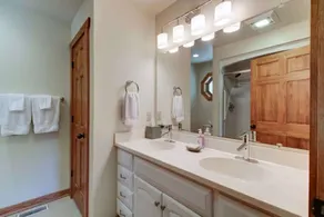 Amazing Riverside Home on the Jackson River just 10 minutes from Warm Springs! - Image 4