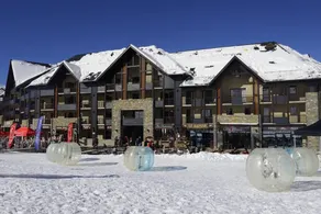 100m du centre station, 2ème étage, vue pistes de ski, jacuzzi, hammam, balcon, parking, télévision - Image 5