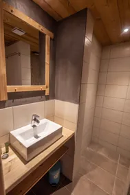 Luxury chalet (brand new) at Puy Saint Vincent 1400, nature, 250m to ski slopes - Image 3