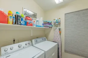 Charmerende 3 værelses hjem med opvarmet saltvandspool beliggende, Ahwatukee Phoenix - Image 2