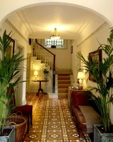 Große edwardianische Villa inmitten reifer Waldgärten mit Panoramablick - Image 2