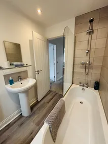 Penuel 3-bedroom house in Central Sutton-in-Ashfield - Image 3
