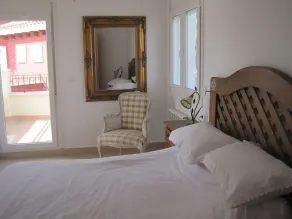 Villa de luxe avec piscine et jacuzzi, donnant sur le 18e fairway - Image 2
