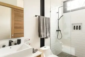 Lux & Stunning W/Private Jacuzzi & Pool / 4BR - Image 4