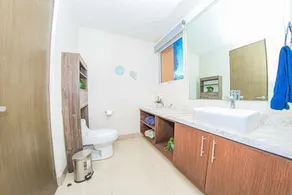 Beautiful 3B/2Ba Spacious Ground Corner Condo! - Image 5