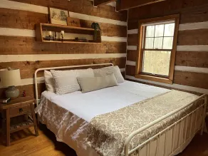Cozy Log Cabin - 7.5 miles from Downtown Boone NC / App St/Pet Friendly - Image 4