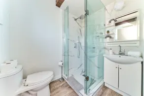 Suite 201: Beautiful 3-Bedroom Beachfront Townhouse - Image 3