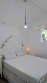 Waterfront, cozy, clean one bedroom, newly renovated cottage - Image 5