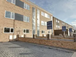 Tudors eSuites Four Bedroom House - Image 3