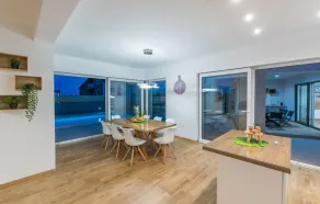Modern Villa OL&JU for 9 persons in Pula only 1.5 km from the beach with Pool Heating - Image 5