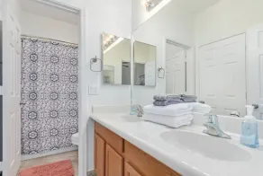 5 King beds! Large home, sleeps 18 in beds! Outdoor pool and firepit! - Image 4