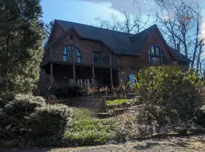The Carriage House Inn Bed and Breakfast - Image 2