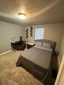 The Crown 👑 Cottage With a HOT TUB and A Fully Fenced Backyard - Image 5