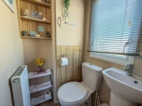 Lovely 6 Berth Caravan With Decking To The Side In Heacham Ref 21040E - Image 3