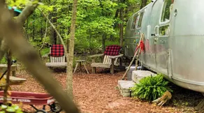 Hideout Vintage Airstream. River Access - Image 4