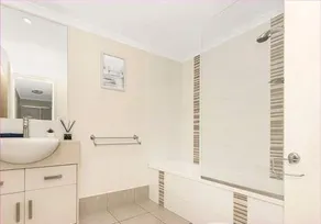 MODERNER TOWNSVILLE LUXUS - GERÄUMIGE 3 BR WOHNUNG! - Image 3