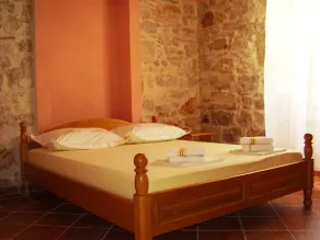 Traditions stone house, minutes from the beach - Image 5