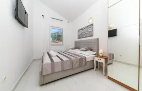 Stunning apartment in Kastel Kambelovac - Image 5