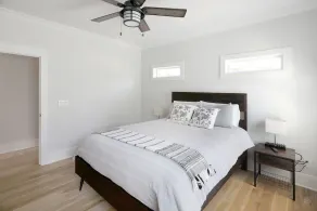 WESTEND LUXURY- Smart TV in every bdrm - Image 5