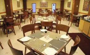 Embassy Inn  - Image 4