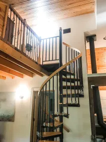 WORLD CUP matches just 5 min away!  75\" TV, KING BED, Lg 1 acre Yard, Sleeps 8 - Image 4