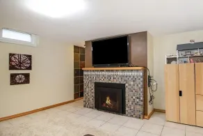 Cozy 4-Bedroom Family Home - Short Walk to Michigan Stadium! - Image 2