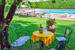 Detached villa with private pool 20 kms from Todi & Spoleto. Quiet area - Image 3