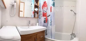 Nice delelig studio med hjørne bjerg, fuldstændig renoveret, i bopæl med elevator - Image 2