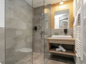 Tolle Wohnung mit Sauna und Balkon - Image 3