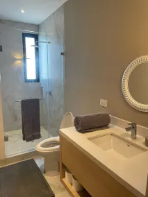 Allec fancy 1 bdr condo - Image 4