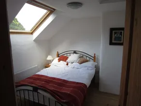 Cozy 2-bedroom stone cottage with large garden - Image 5