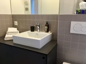 Dejligt sommerhus med pool, have og terrasse, rolig beliggenhed + vidunderlig udsigt - Image 3