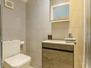 Pule Hill Apartment - Canal View - Image 3