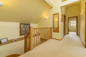 Cette belle retraite rurale conviendra aux familles ou à un groupe d'amis, à tout moment de l'année. C'est un - Image 3
