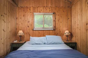 Rustic theme, Campfire Pit, Kayaks, WiFi, Yard Games, Trail 8 Access - Cottage 4 - Image 2