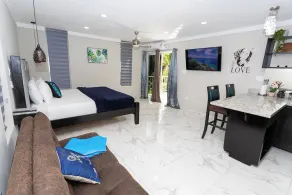 Montego Bay Club Apartments - Image 5