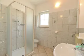 Holiday apartment with communal pool and air conditioning - Image 4